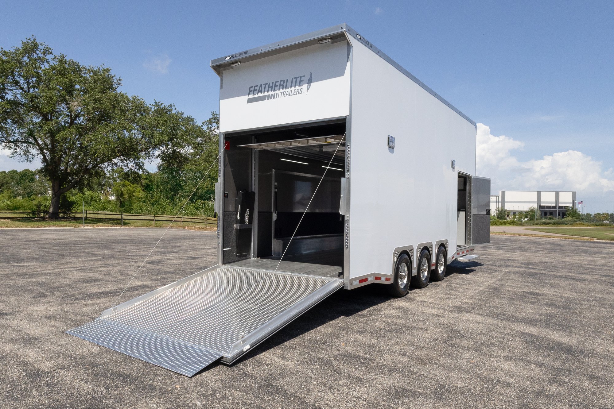2026 Featherlite 24' Stacker Trailer 4414