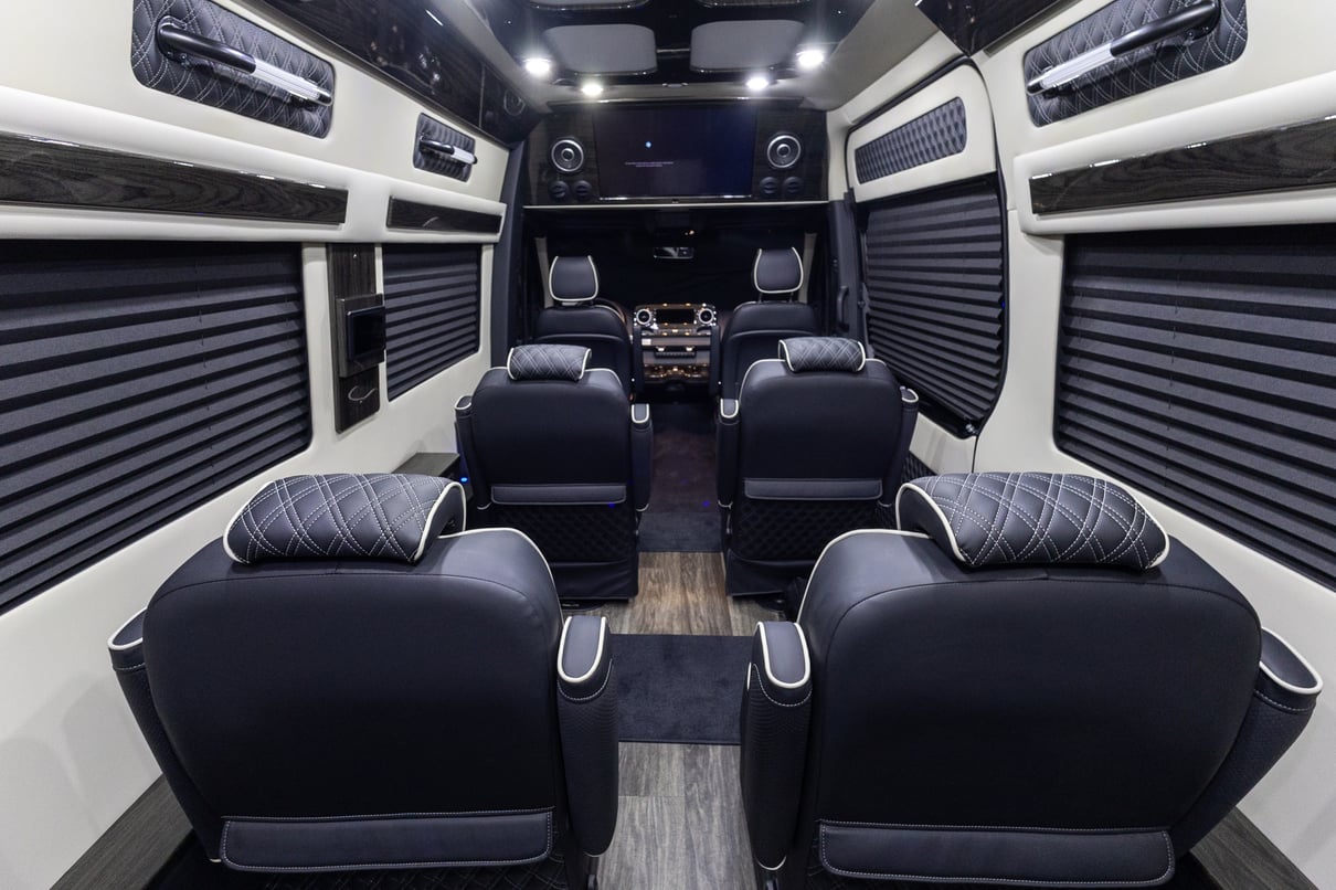 2026 OGV Luxury Coach gallery image-24