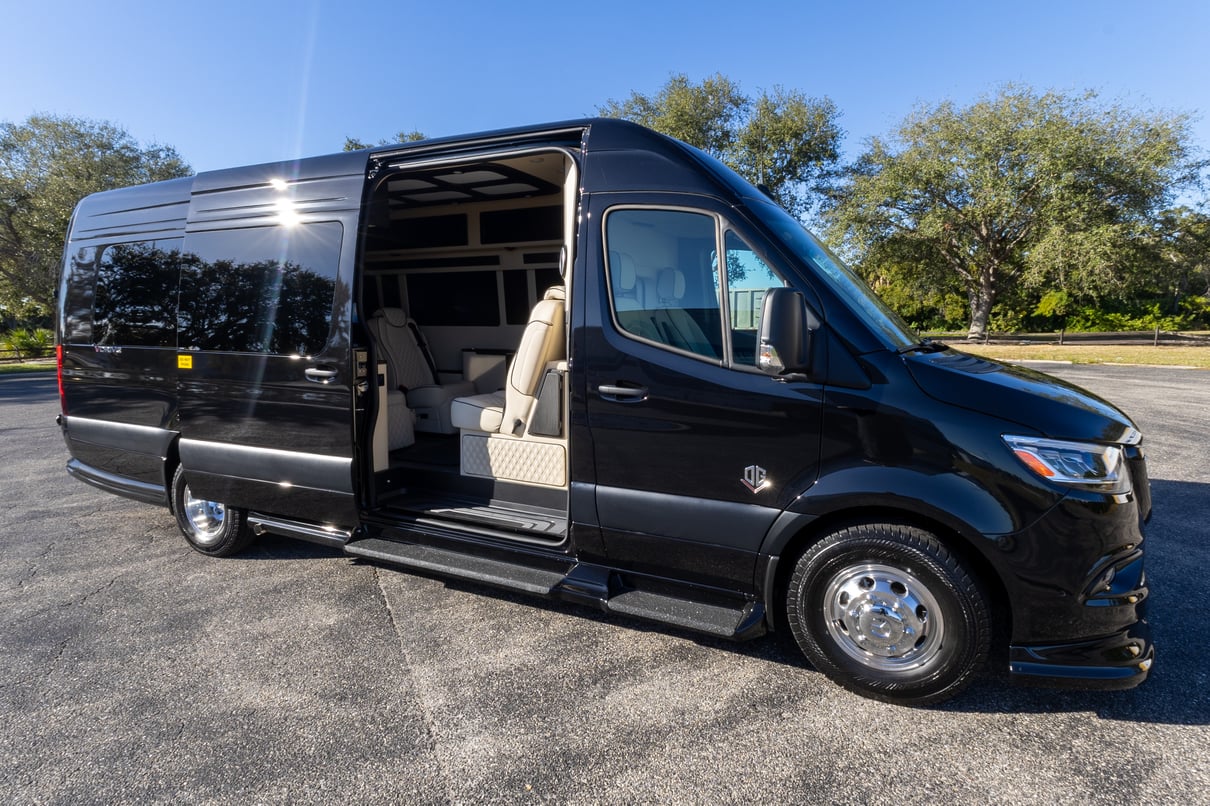 2026 OGV Luxury Coach gallery image-3