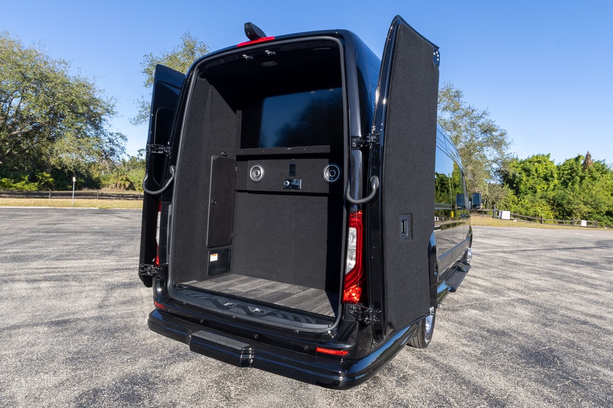 2026 OGV Luxury Coach gallery image-25