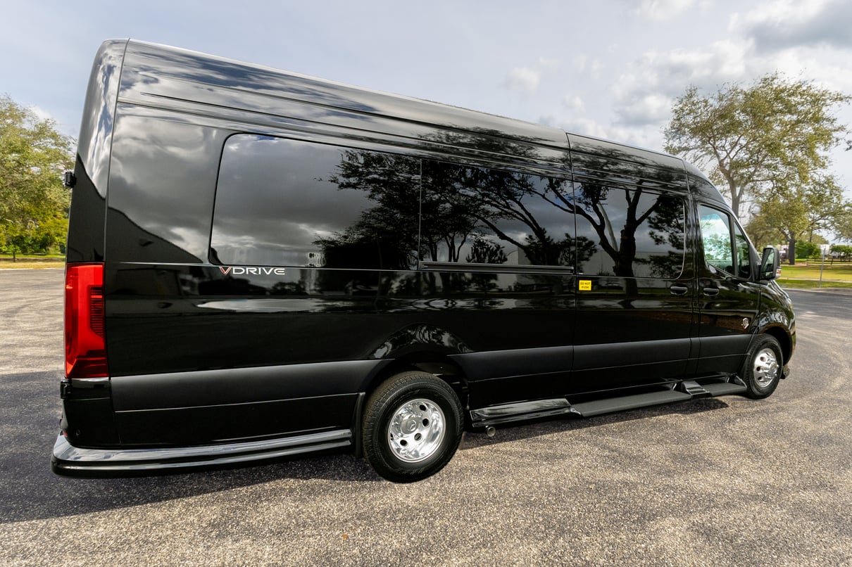 2026 OGV Luxury Coach gallery image-5