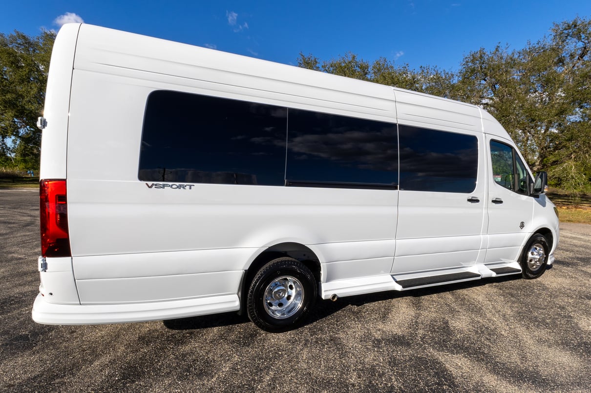 2026 OGV Luxury Coach gallery image-5