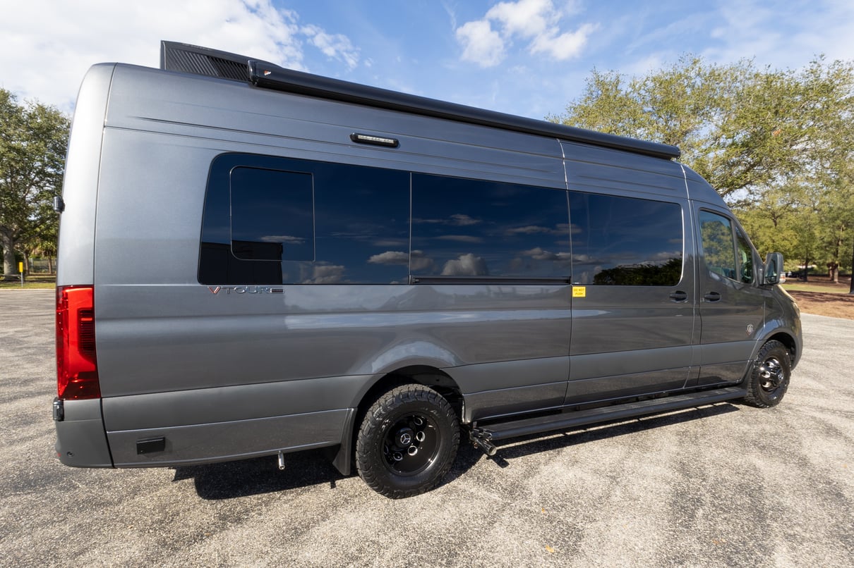 2026 OGV Luxury Coach gallery image-5