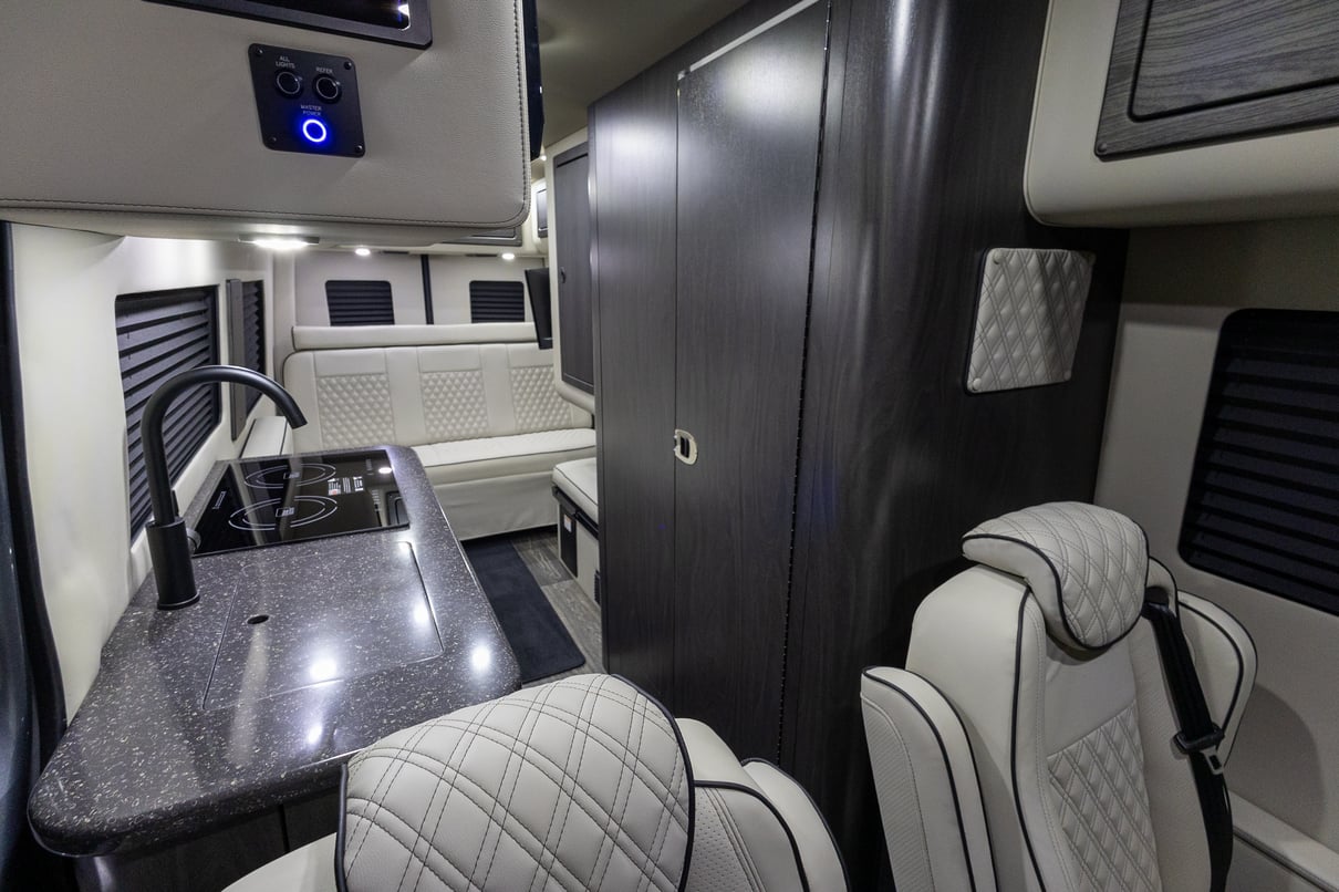 2026 OGV Luxury Coach gallery image-21