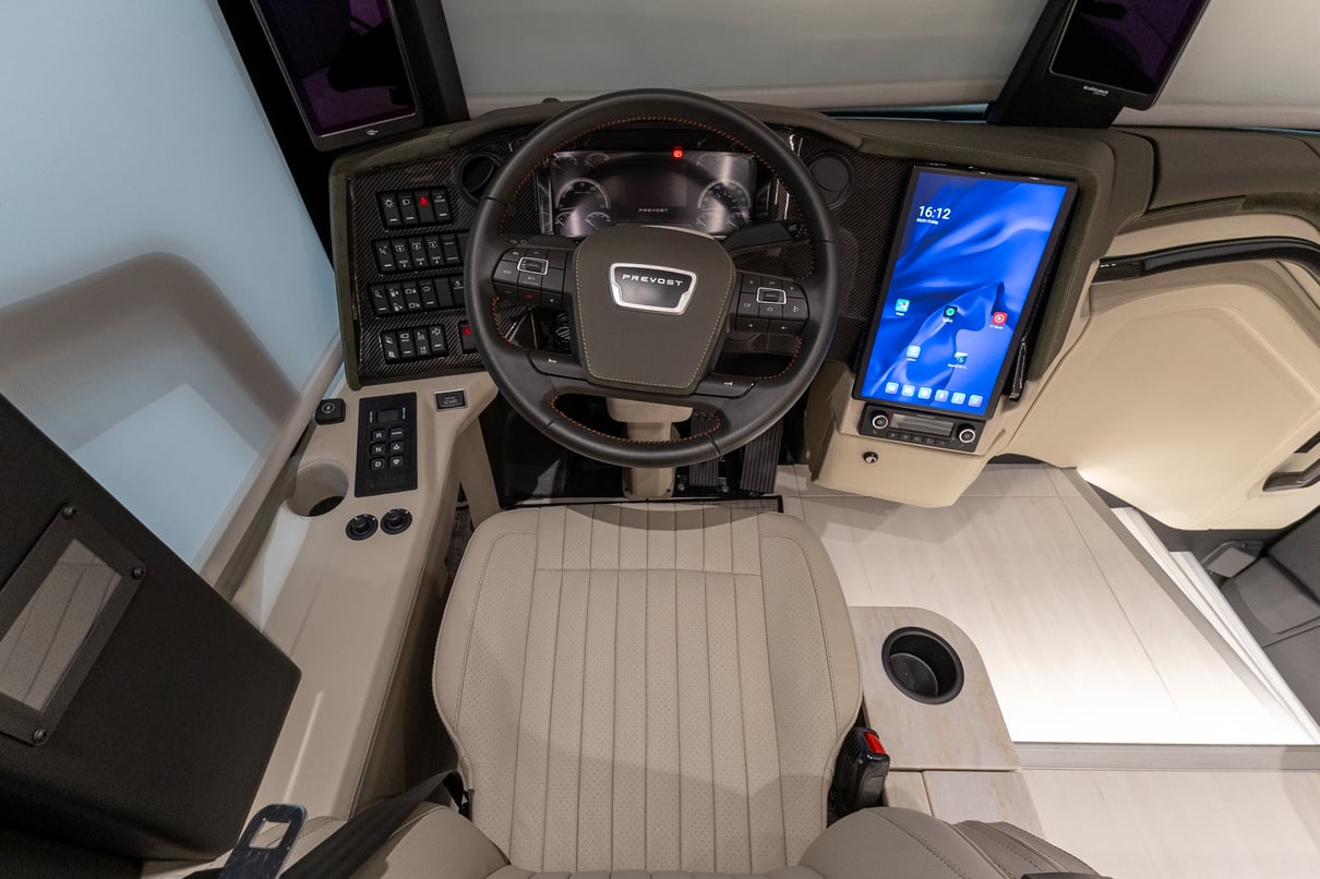 2026 Prevost Loki H3 45 LC024 gallery image-13
