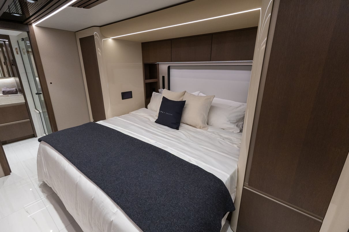 2026 Prevost Loki H3 45 LC024 gallery image-24