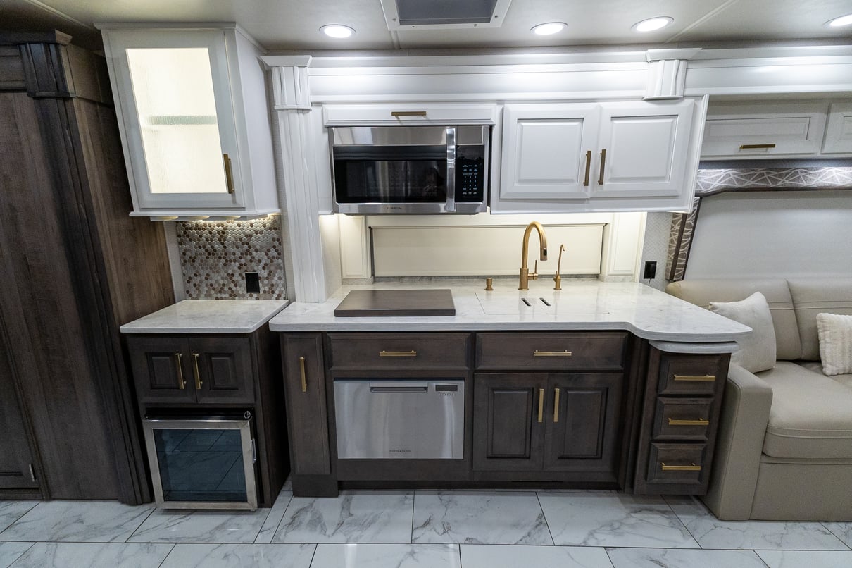 2024 Entegra Cornerstone 45R gallery image-19