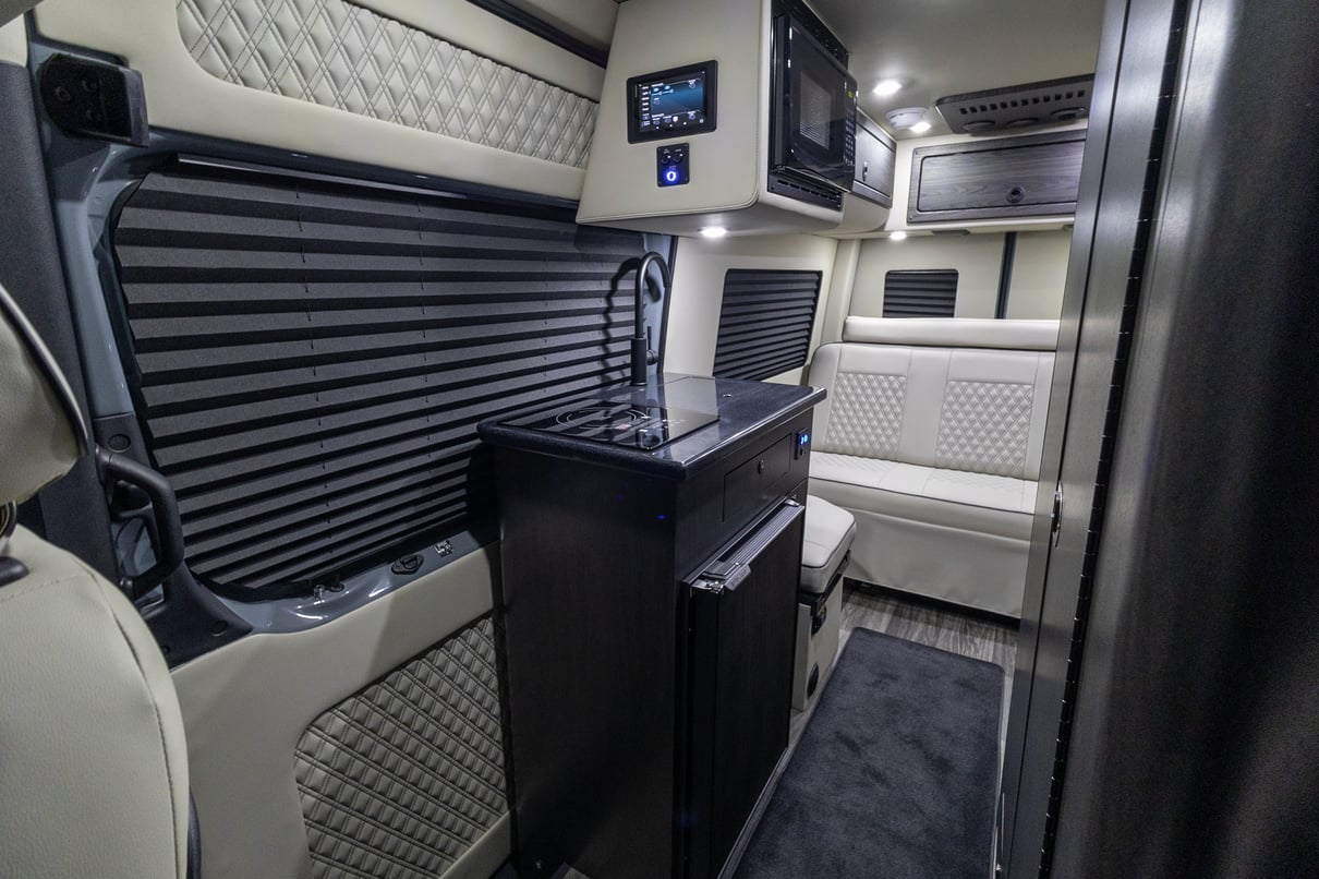 2026 OGV Luxury Coach V-Tour 5RL4A gallery image-19