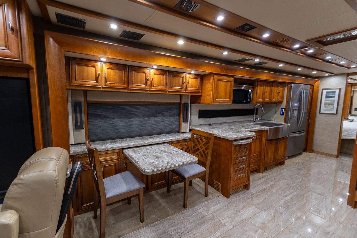 2019 Tiffin Allegro Bus 37AP gallery image-16