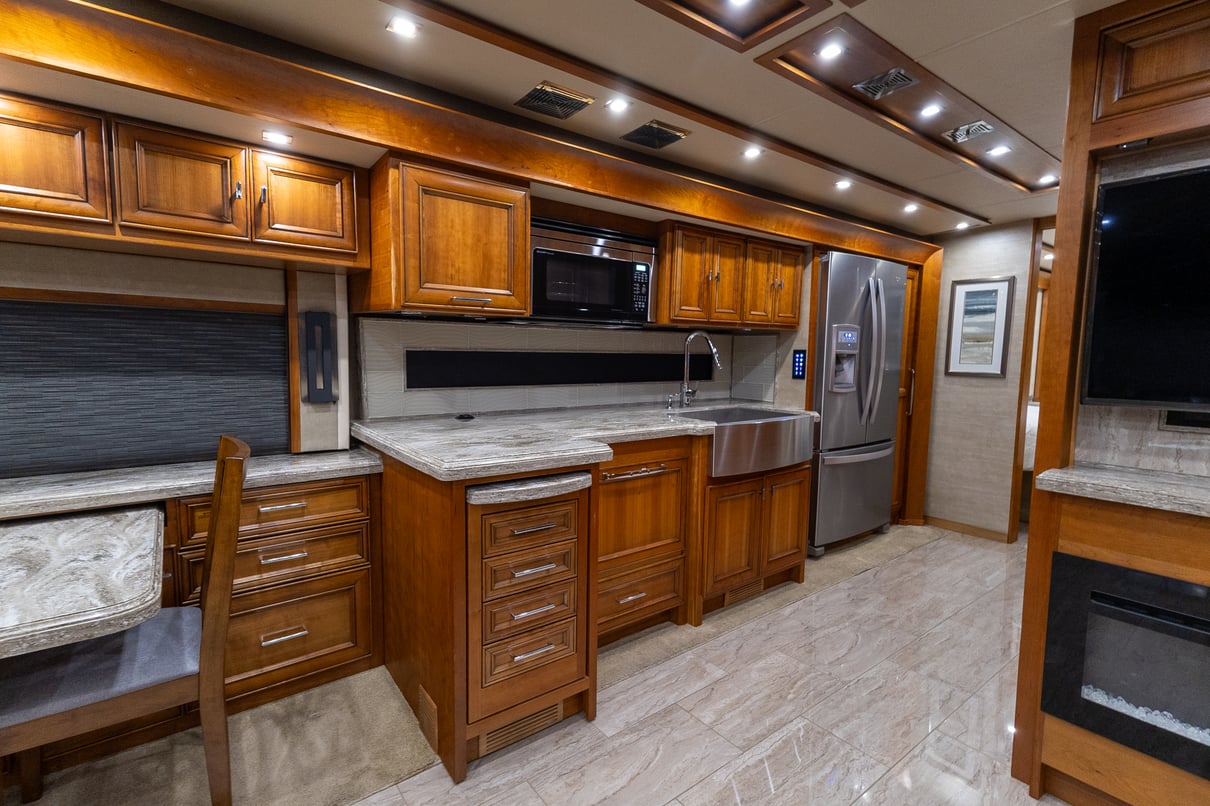 2019 Tiffin Allegro Bus 37AP gallery image-17