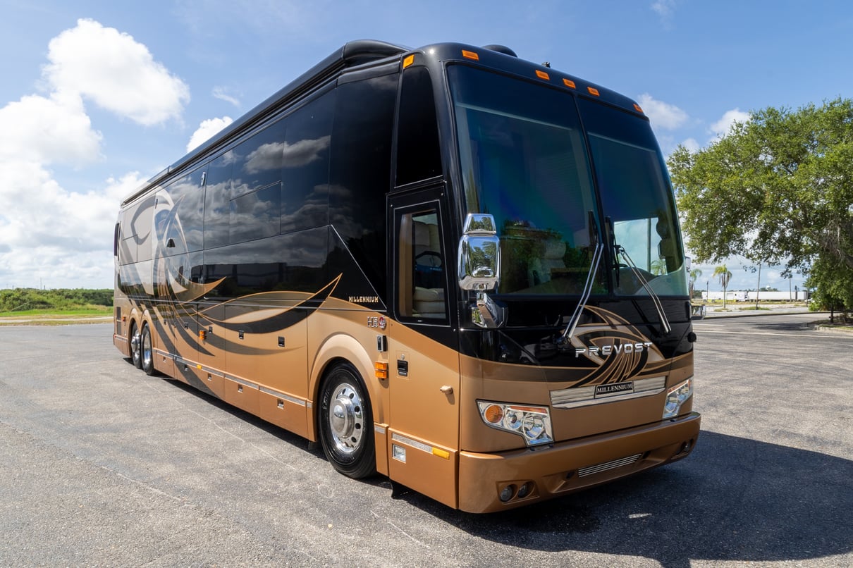 2014 Prevost Millennium H3 45 gallery image-1