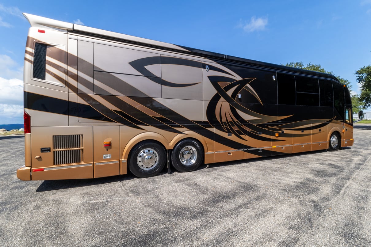 2014 Prevost Millennium H3 45 gallery image-4