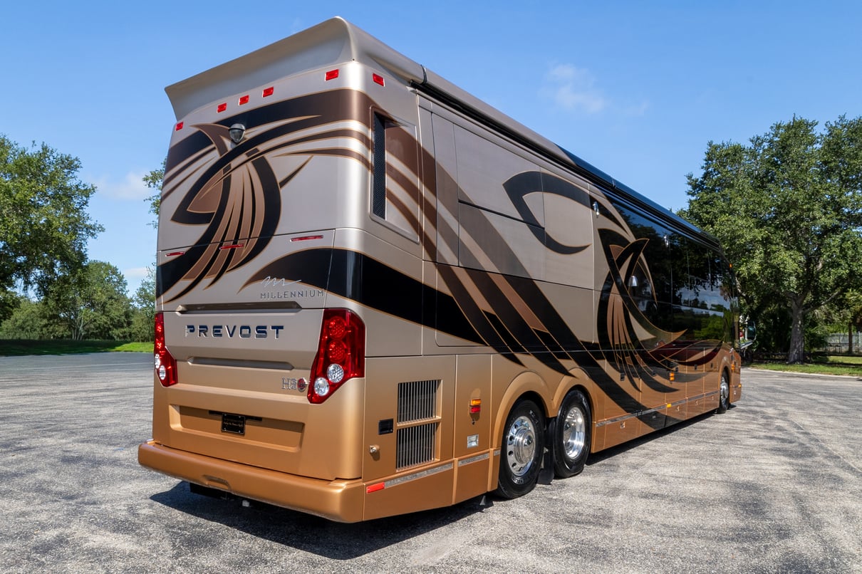 2014 Prevost Millennium H3 45 gallery image-5