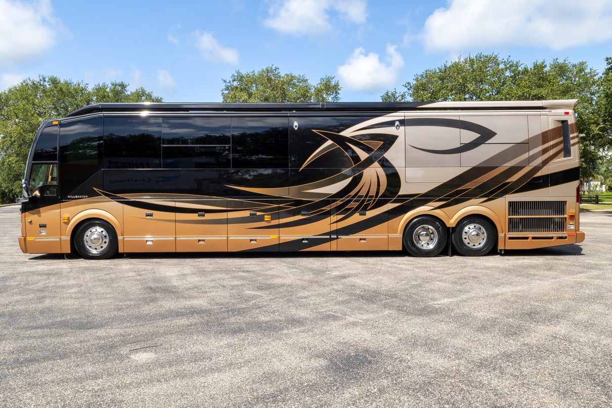 2014 Prevost Millennium H3 45 gallery image-9
