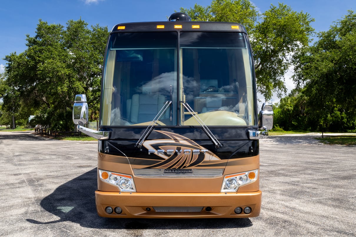 2014 Prevost Millennium H3 45 gallery image-12