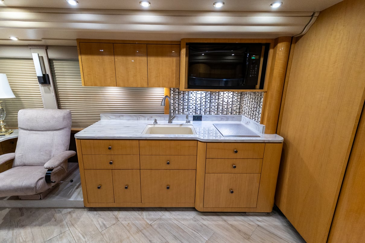2014 Prevost Millennium H3 45 gallery image-17
