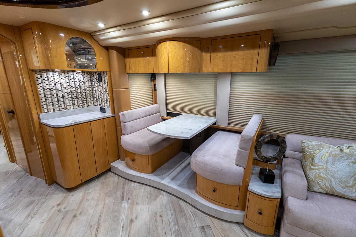 2014 Prevost Millennium H3 45 gallery image-19