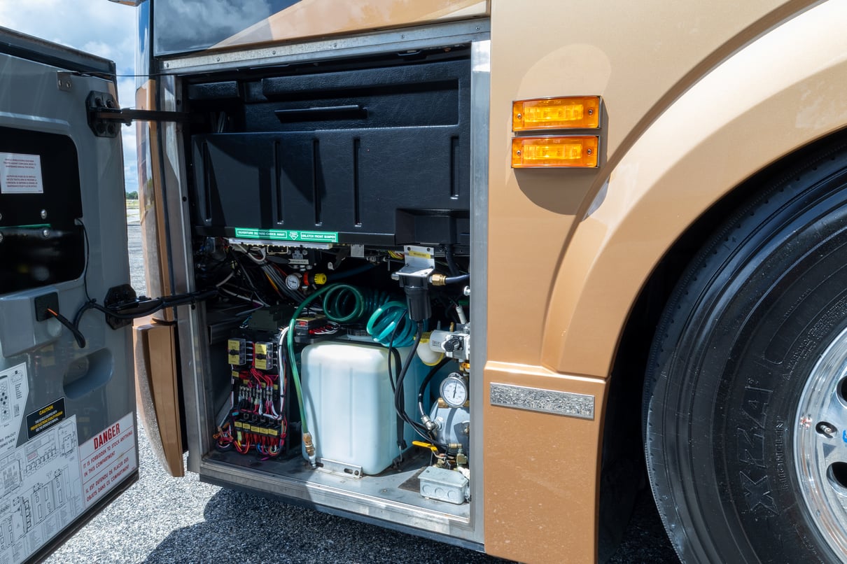 2014 Prevost Millennium H3 45 gallery image-39