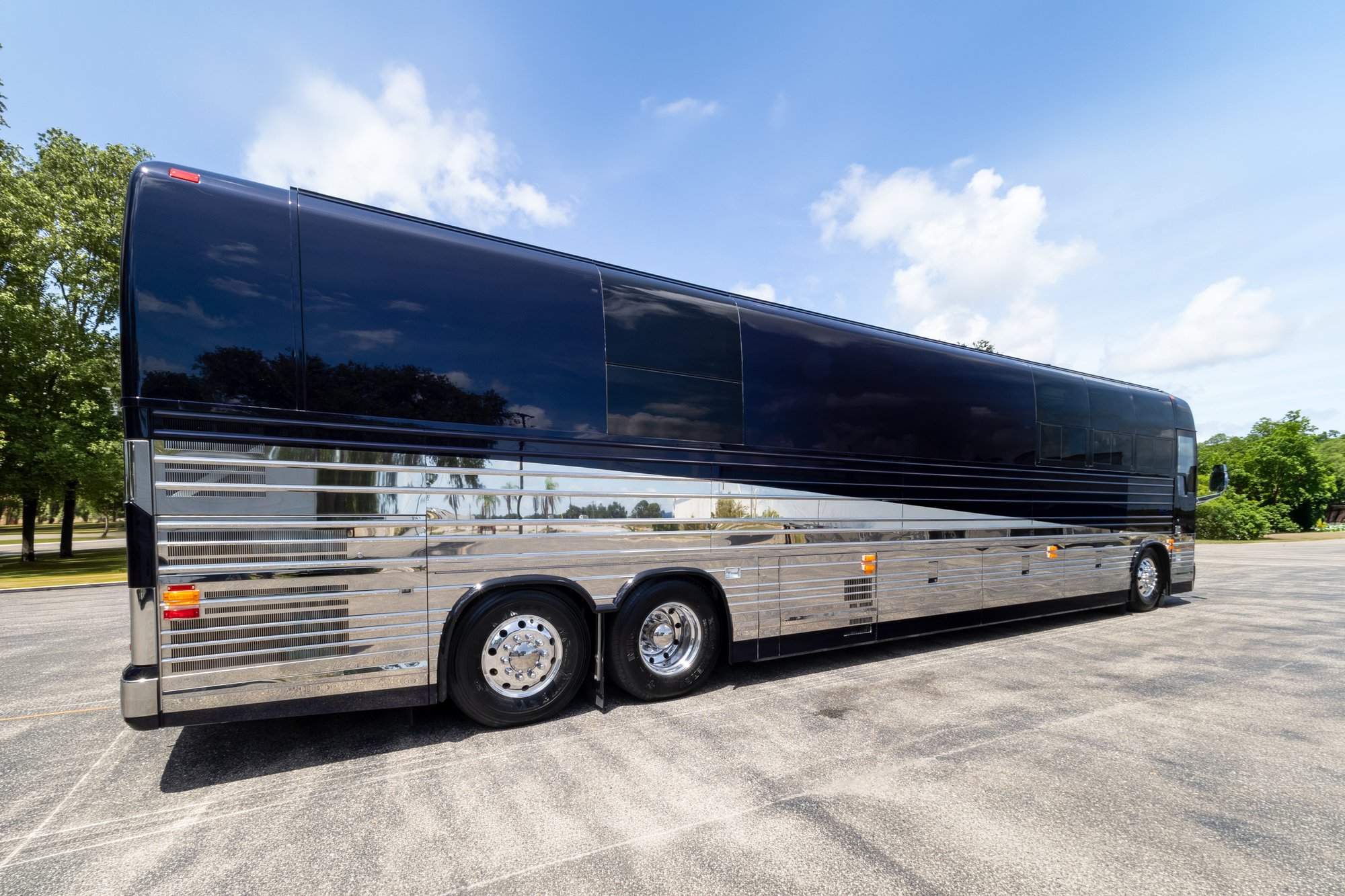 2020 Prevost Millennium X3 45