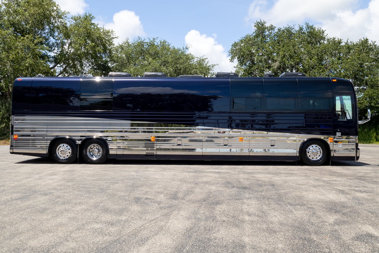2020 Prevost Millennium X3 45 gallery image-3