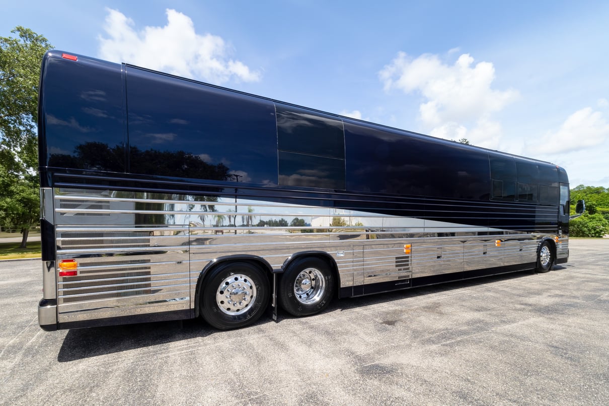 2020 Prevost Millennium X3 45 gallery image-4