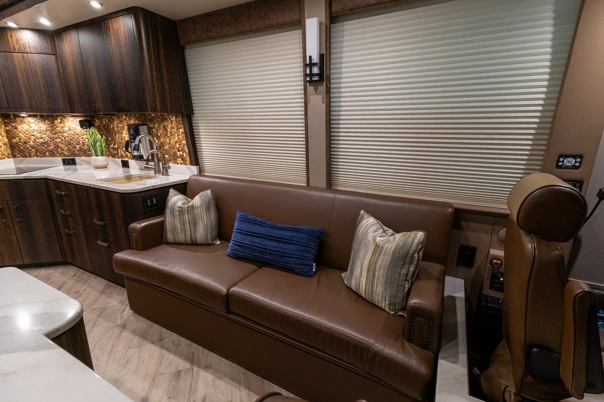 2020 Prevost Millennium X3 45 gallery image-15