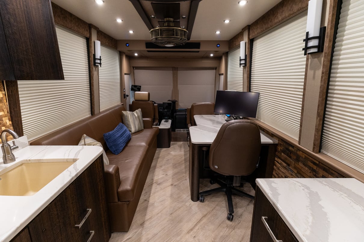 2020 Prevost Millennium X3 45 gallery image-22