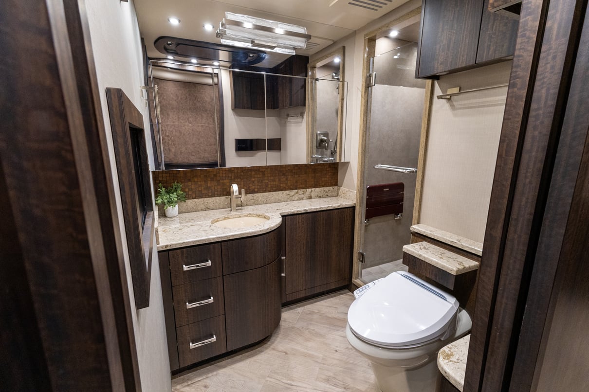 2020 Prevost Millennium X3 45 gallery image-24