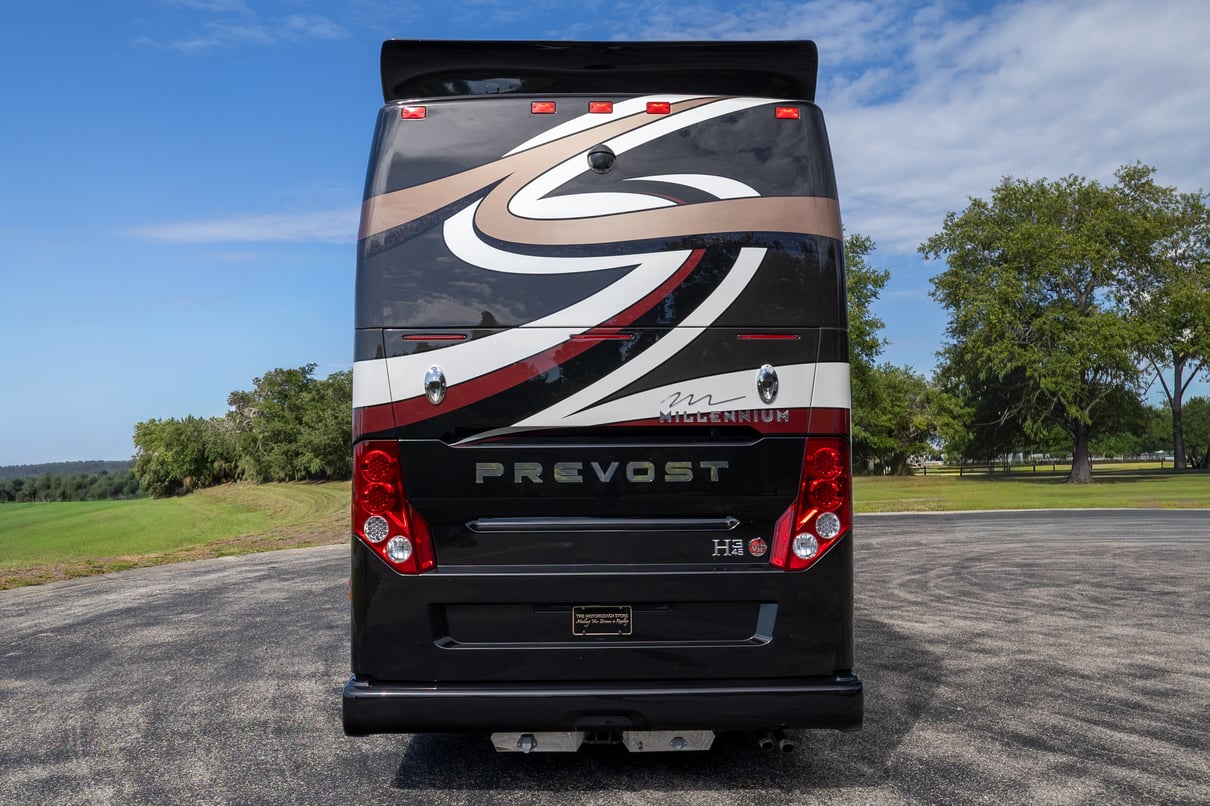 2016 Prevost Millennium H3 45 gallery image-6