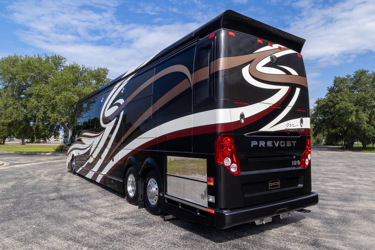 2016 Prevost Millennium H3 45 gallery image-7