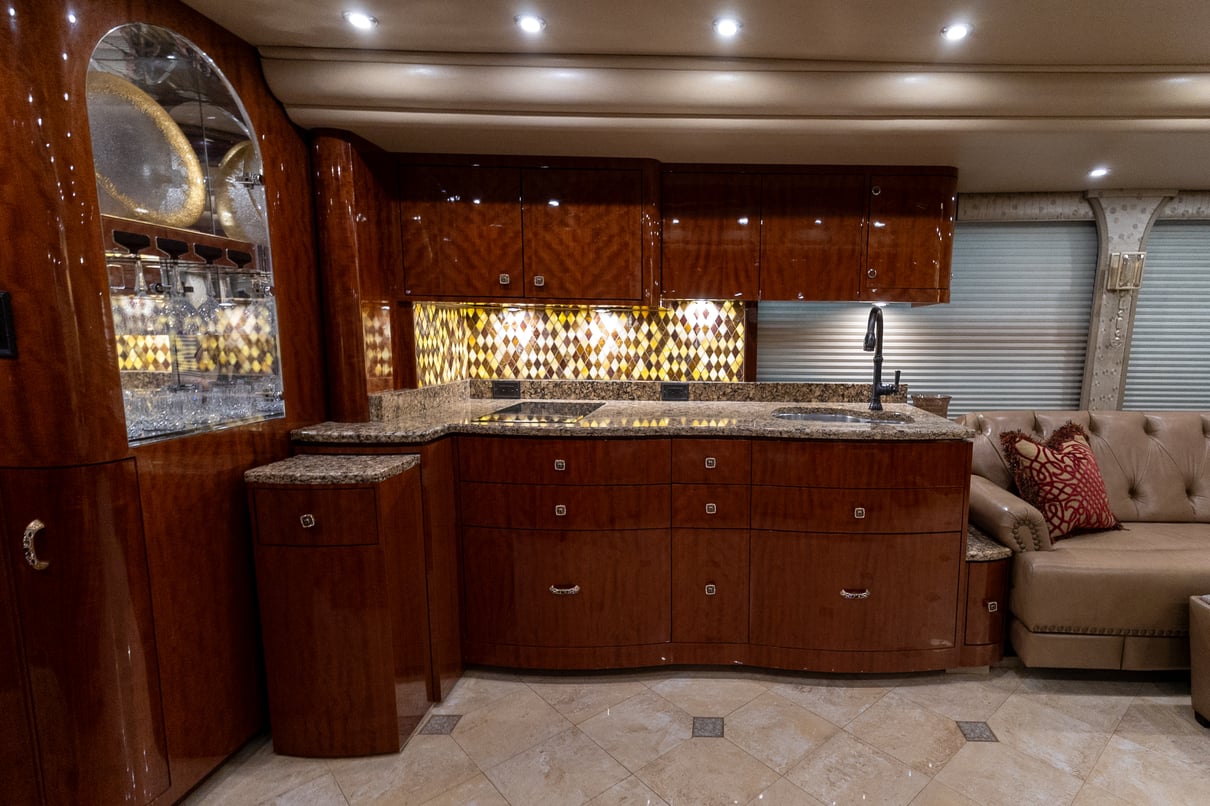 2016 Prevost Millennium H3 45 gallery image-17