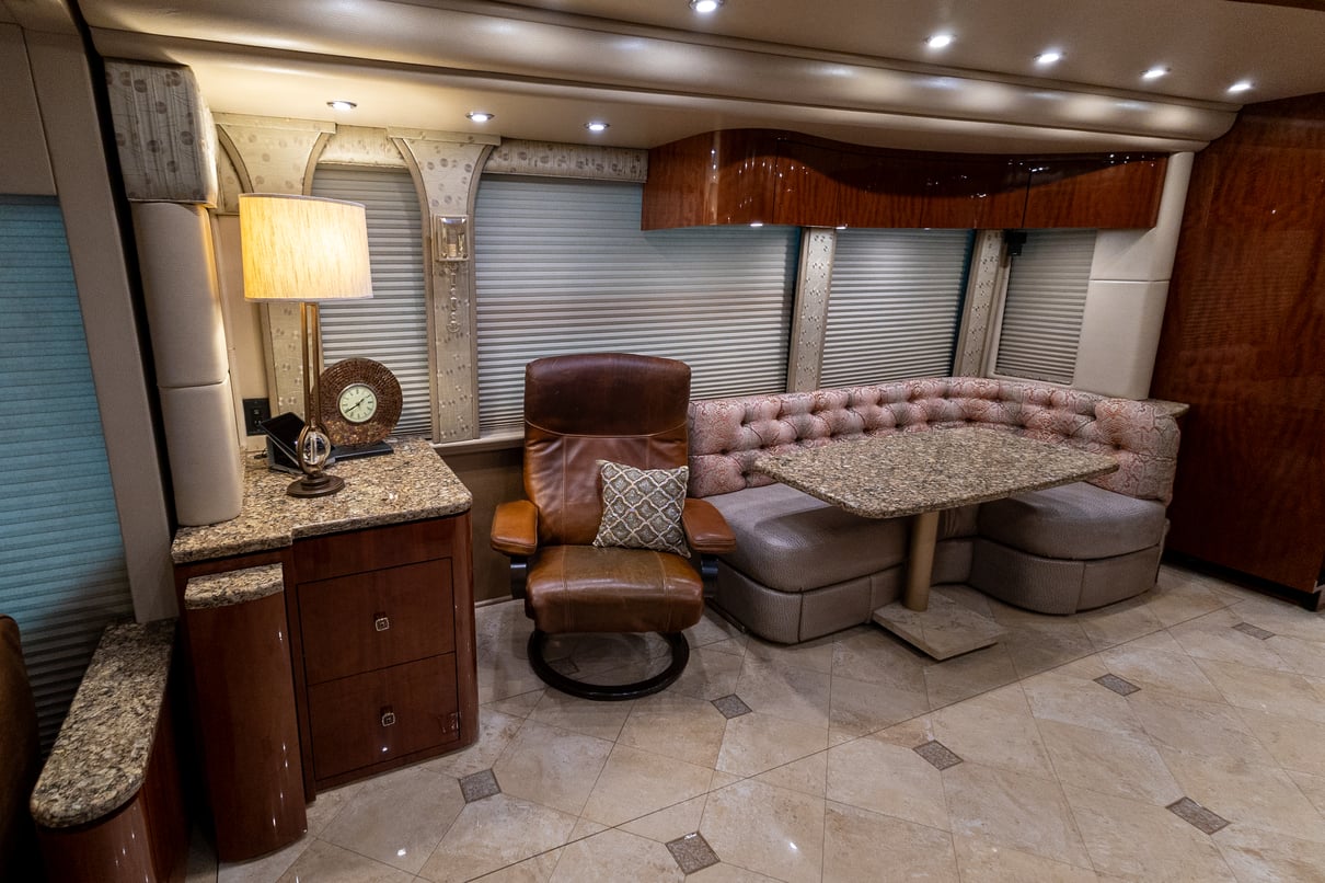 2016 Prevost Millennium H3 45 gallery image-19