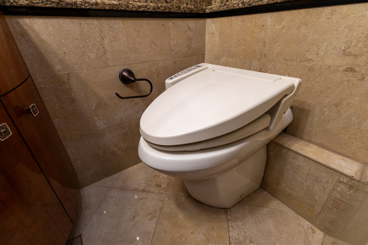 2016 Prevost Millennium H3 45 gallery image-23
