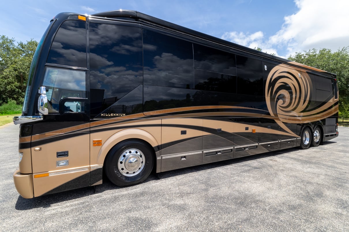 2014 Prevost Millennium H3 45 gallery image-10