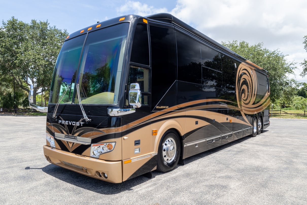2014 Prevost Millennium H3 45 gallery image-11