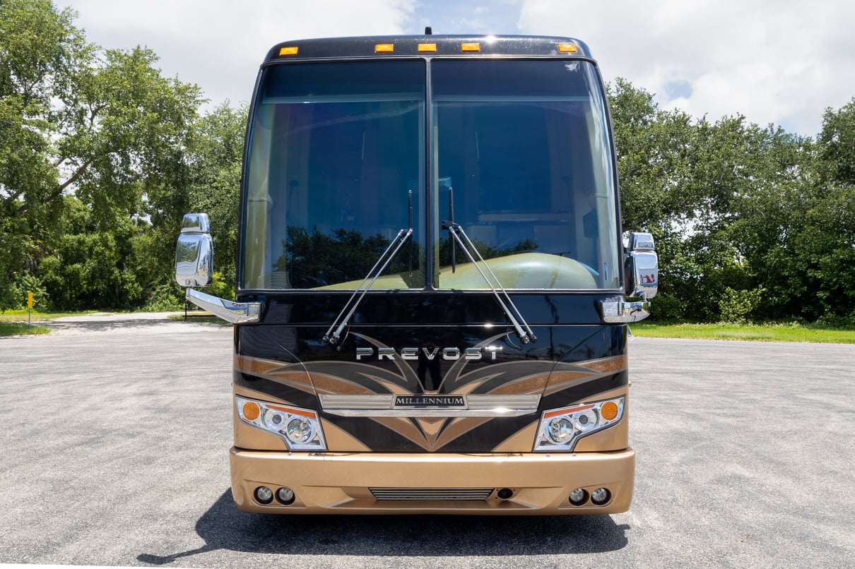 2014 Prevost Millennium H3 45 gallery image-12