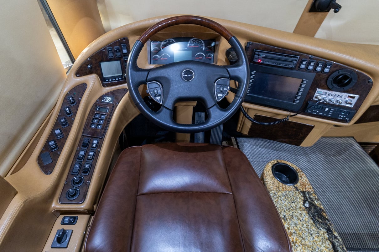 2014 Prevost Millennium H3 45 gallery image-13