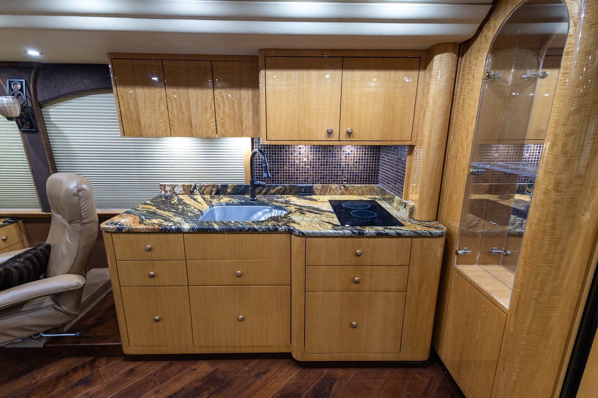 2014 Prevost Millennium H3 45 gallery image-19