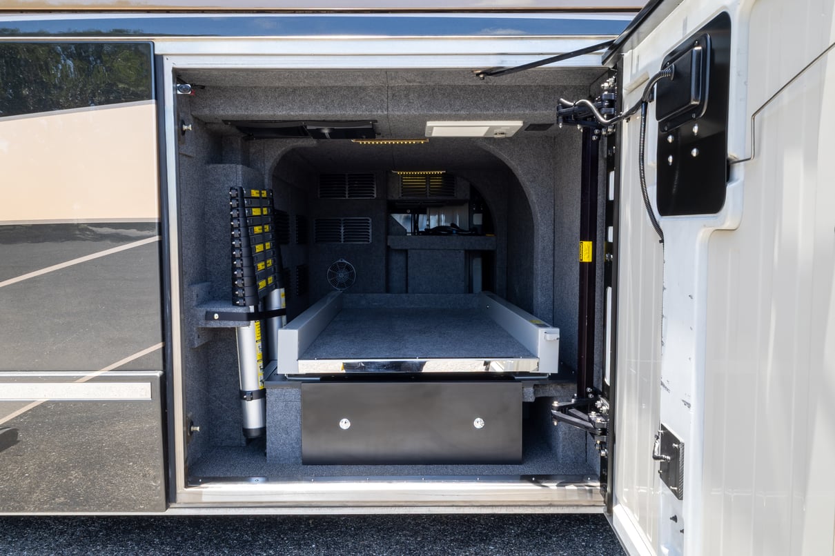 2014 Prevost Millennium H3 45 gallery image-38