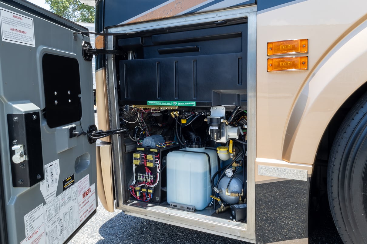 2014 Prevost Millennium H3 45 gallery image-40