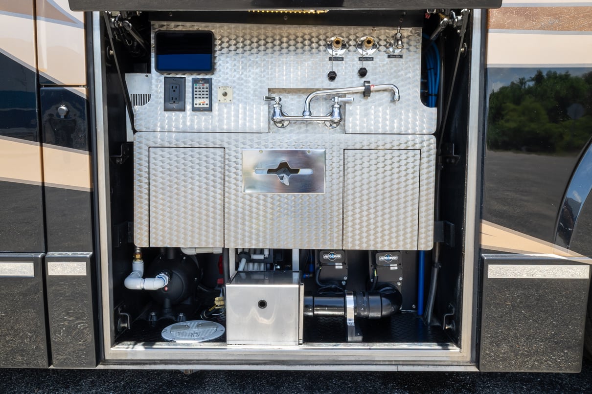 2014 Prevost Millennium H3 45 gallery image-45