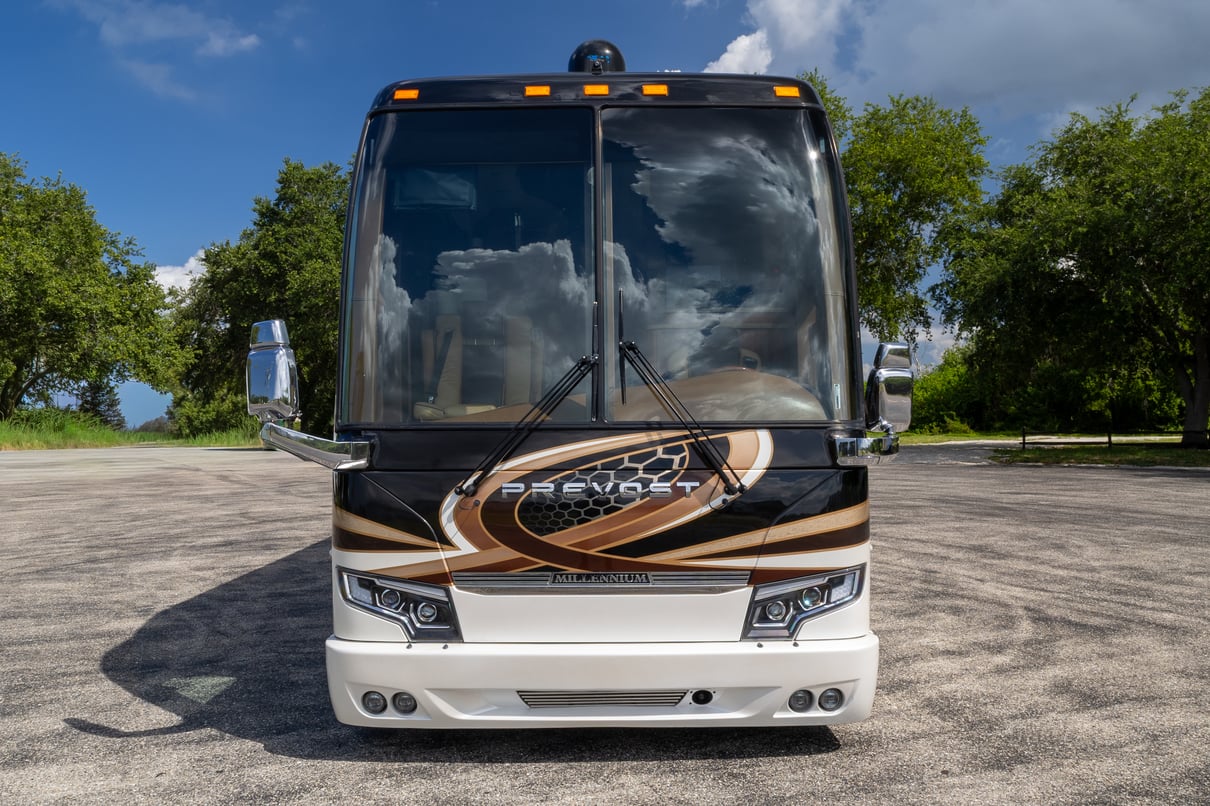 2015 Prevost Millennium H3 45 gallery image-12