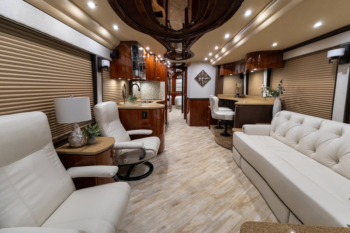 2015 Prevost Millennium H3 45 gallery image-14