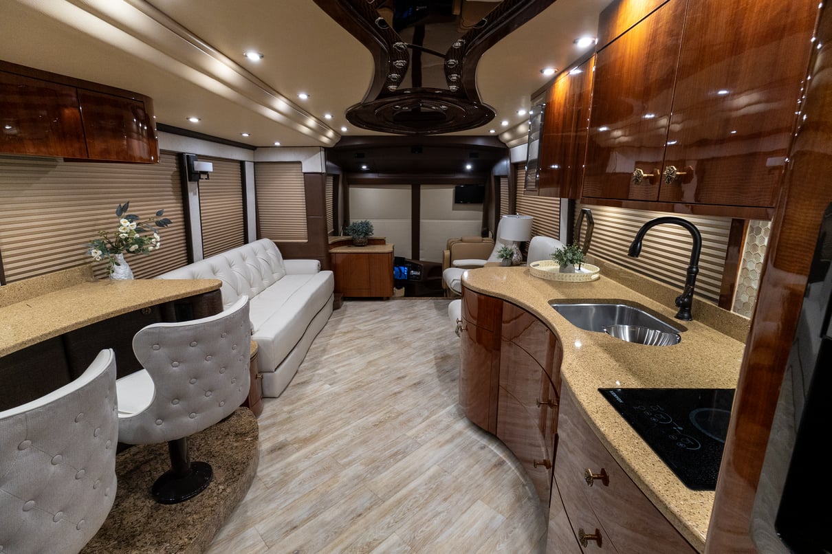 2015 Prevost Millennium H3 45 gallery image-21