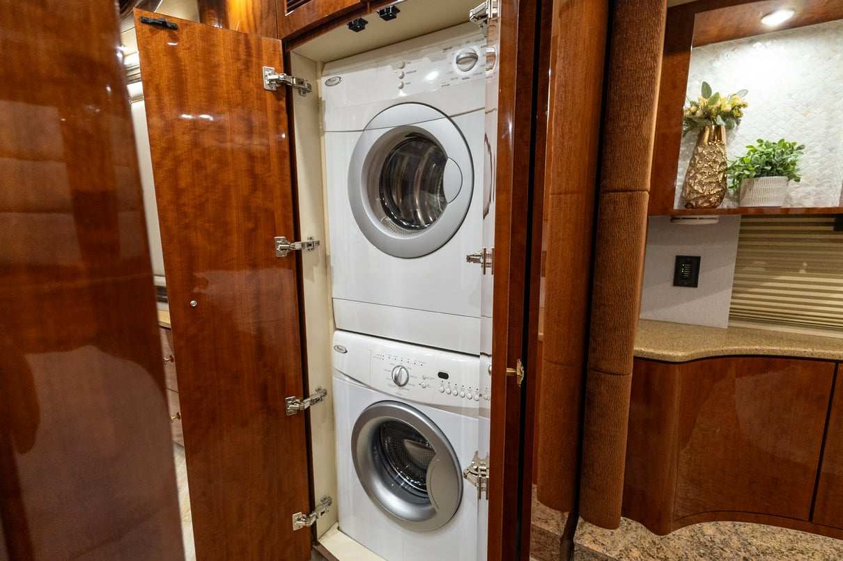 2015 Prevost Millennium H3 45 gallery image-30