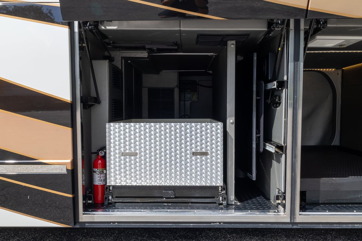 2015 Prevost Millennium H3 45 gallery image-37