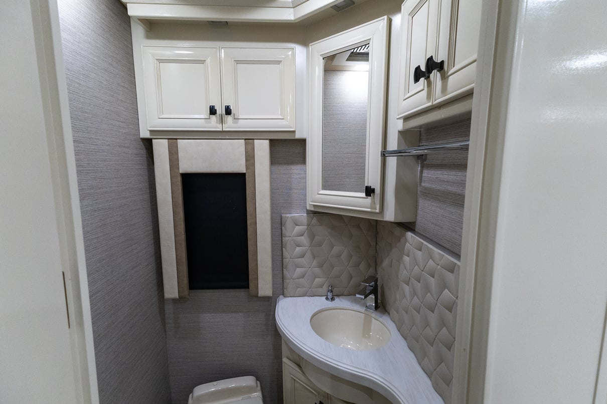 2022 Tiffin Allegro Bus 45 OPP gallery image-23