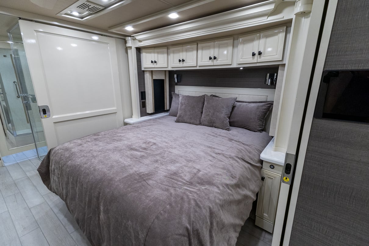 2022 Tiffin Allegro Bus 45 OPP gallery image-25