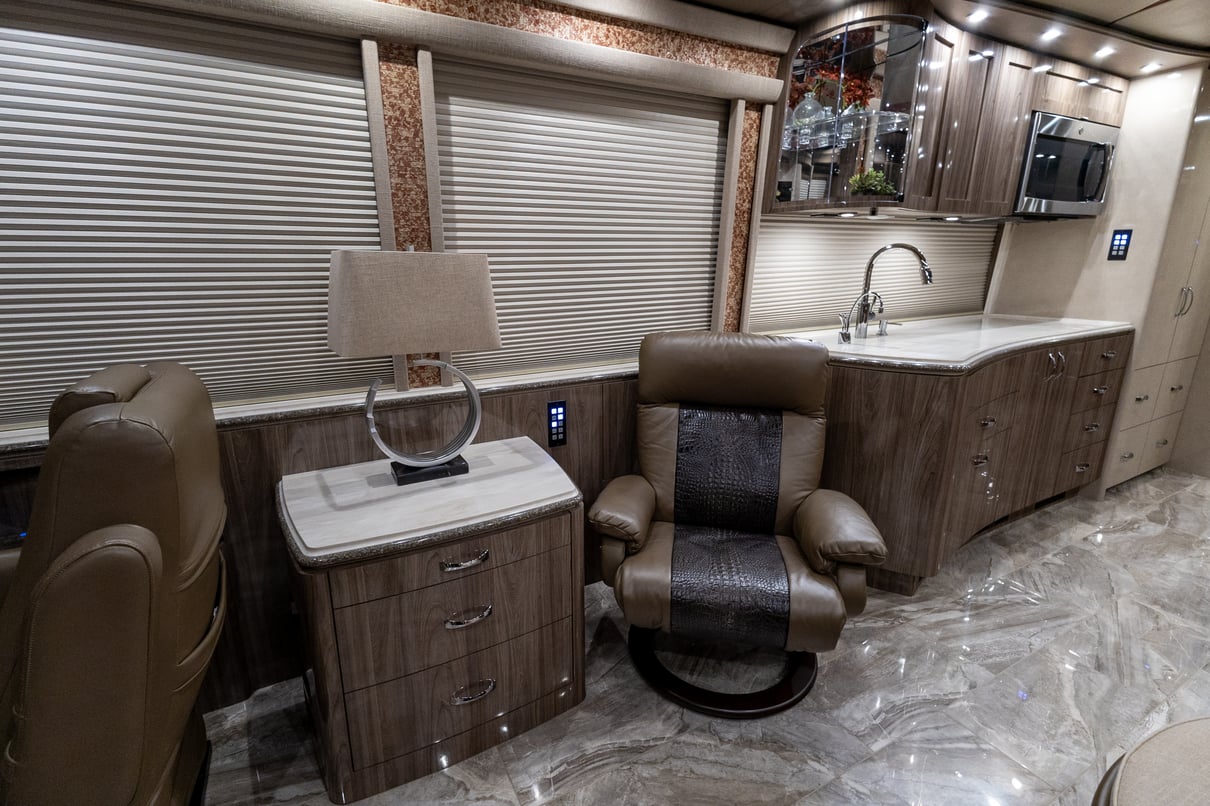 2019 Prevost Marathon X3 45 gallery image-17