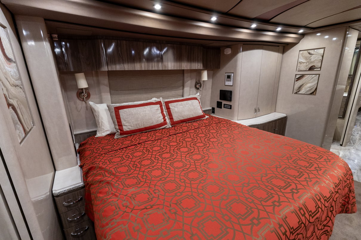 2019 Prevost Marathon X3 45 gallery image-27